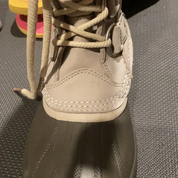 Sorel boots - Picture 3 of 6